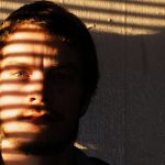 真顔で見つめる男性の心理って…？「脈あり？脈なし？」その本音を大解剖！