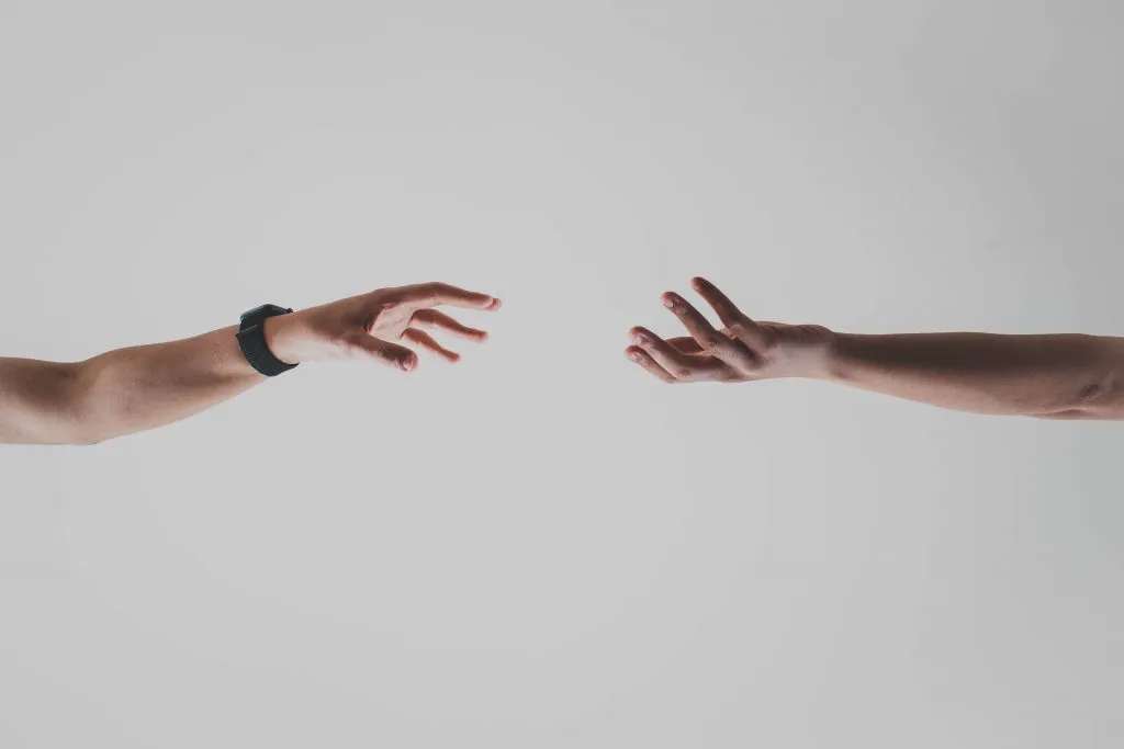 微妙な距離間の２人【あの人の本心を占います！】本当は、あなたのこと……