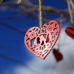 《真木あかりの恋占い》|辛い片想いはもう終わり!この恋に進展があるか教えます……。