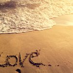 真木あかりの《恋愛占い》|あの人の“本心”が聞きたい…今、あなたに隠している本心