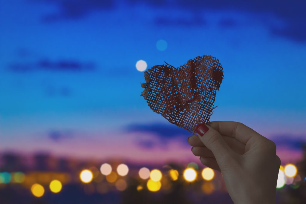 恋愛占い｜『この関係は惰性？』『私を愛してる？』彼の中にある恋の答え