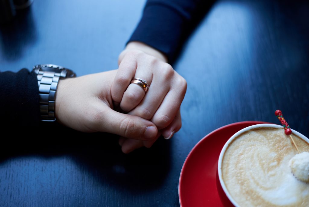 結婚占い｜あなたの結婚相手⇒『こんな人＆こんな顔』入籍後の幸せ