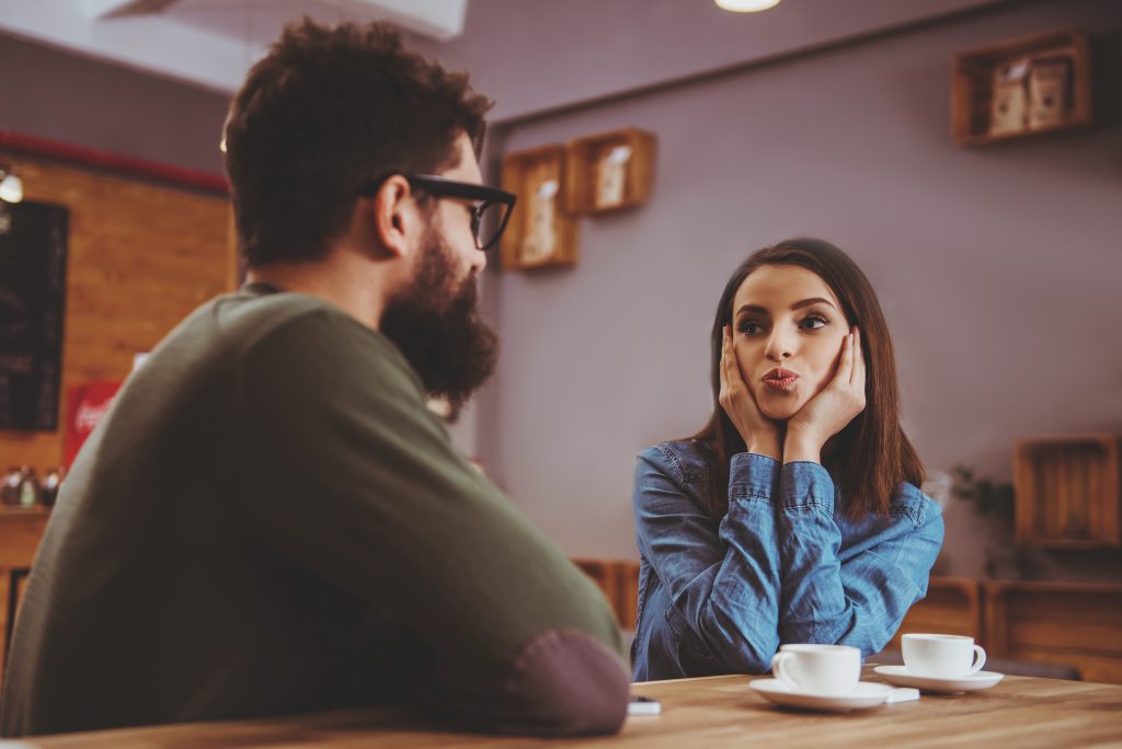 恋愛占い|正直に言って…『あの人は私と付き合う気がある?』