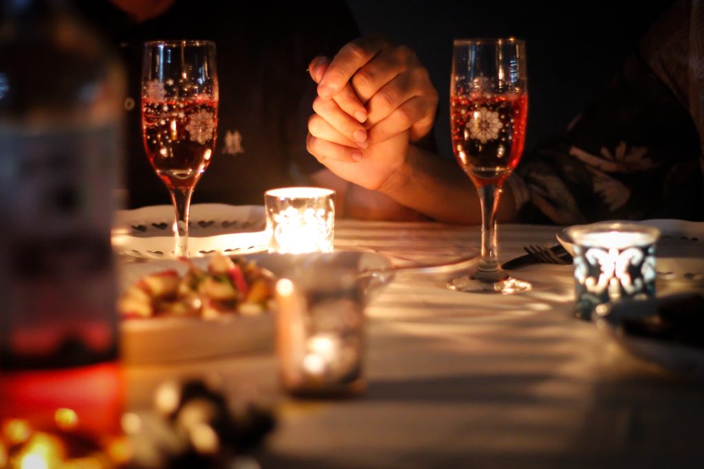 不倫占い｜『逢えない夜も私を思い出す？』あの人の本気度＆本心