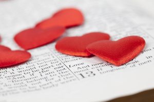 片想い占い|『進展しない…原因は私?』あの人の本音&見極め時