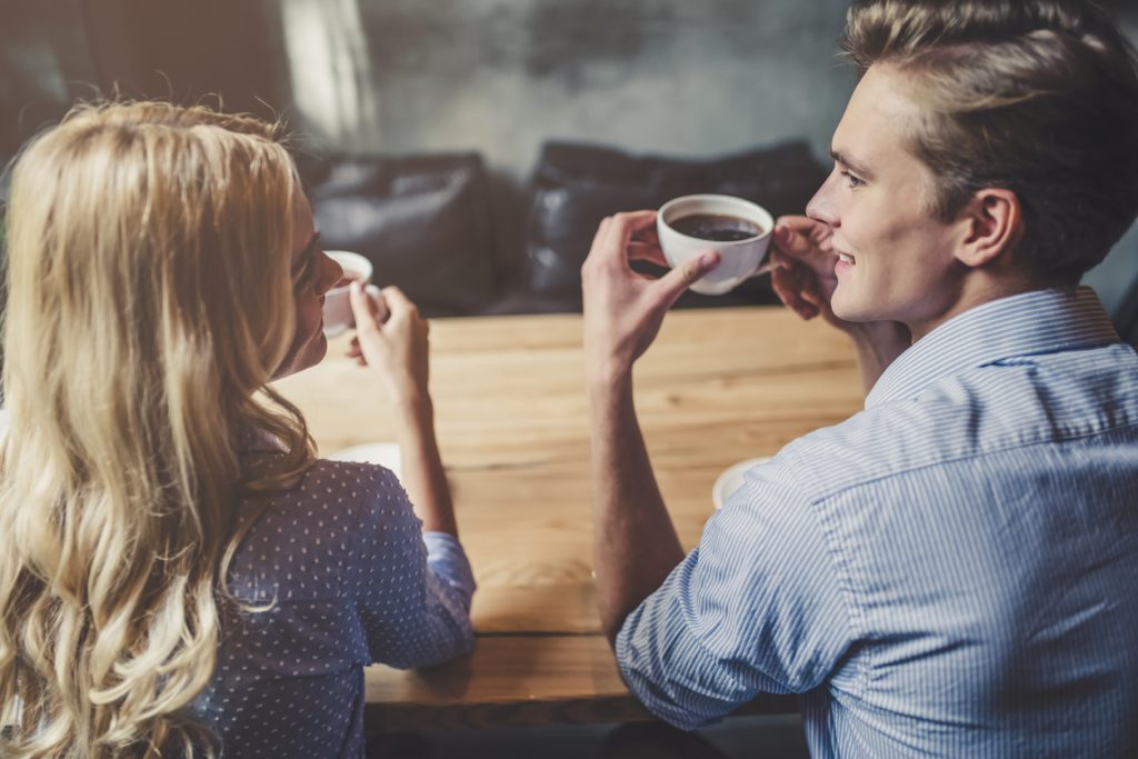 彼の本音占い｜ 『私と付き合うつもり……あるorない？』曖昧態度な彼の本心