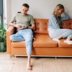 恋愛占い|態度が変わった彼……原因は私?【彼の本心&理由】