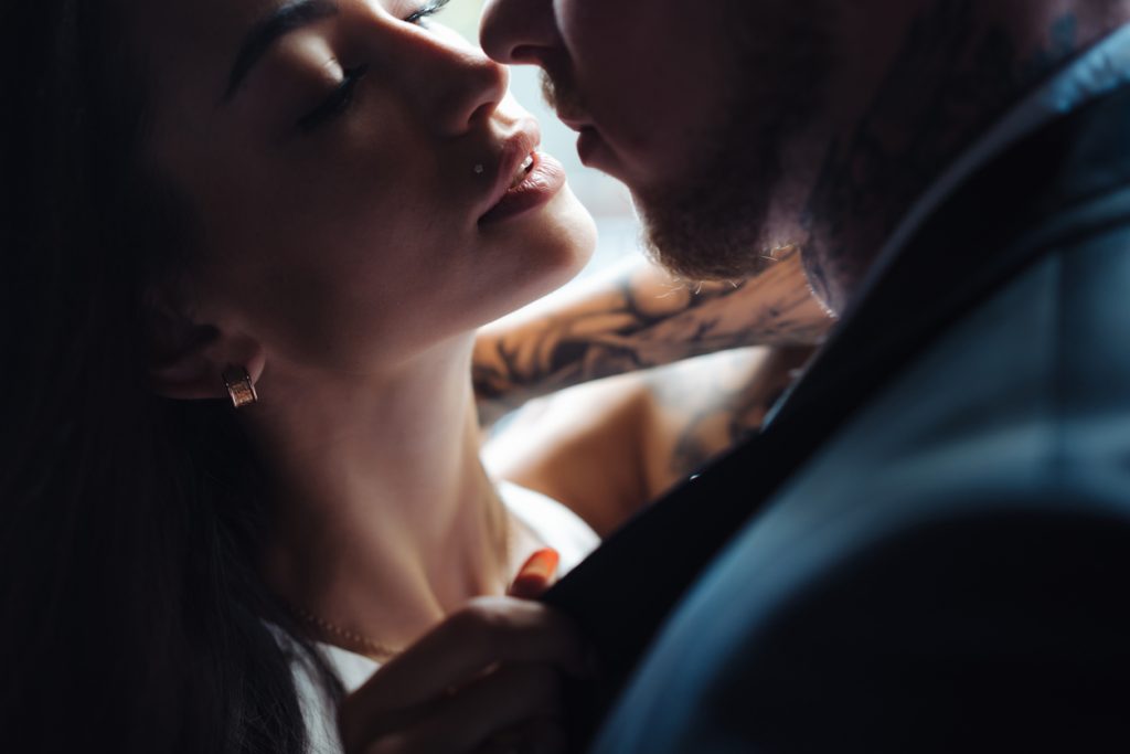 不倫占い｜正直な本音を聞かせて【あの人が隠す想い＆覚悟】