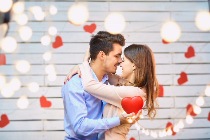 【男性心理】男性が付き合う前の女性を抱きしめたくなる瞬間とは?