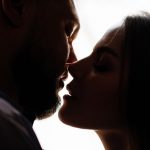 がっかり…男性がお泊りデートで萎える彼女の行動