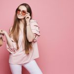 アンチエイジング効果も？！　ピンク色のものを身につけるといい理由５選