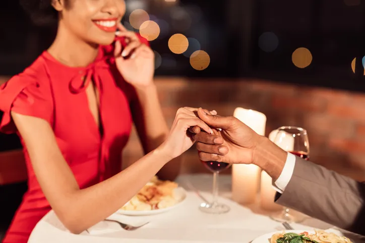 ”とりあえず付き合う”という選択肢はあり？　ピンとくる男性の見つけ方・特徴　