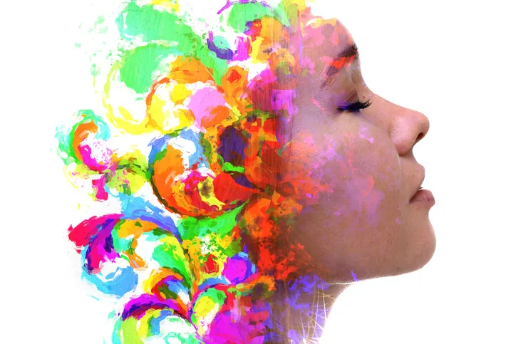 エンパスとは?人とすれ違うだけで気持ち悪くなる… 感受性が強い人の特徴とは