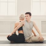 カップルヨガでエッチな気分に…♡ セックスを助けるヨガのポーズ