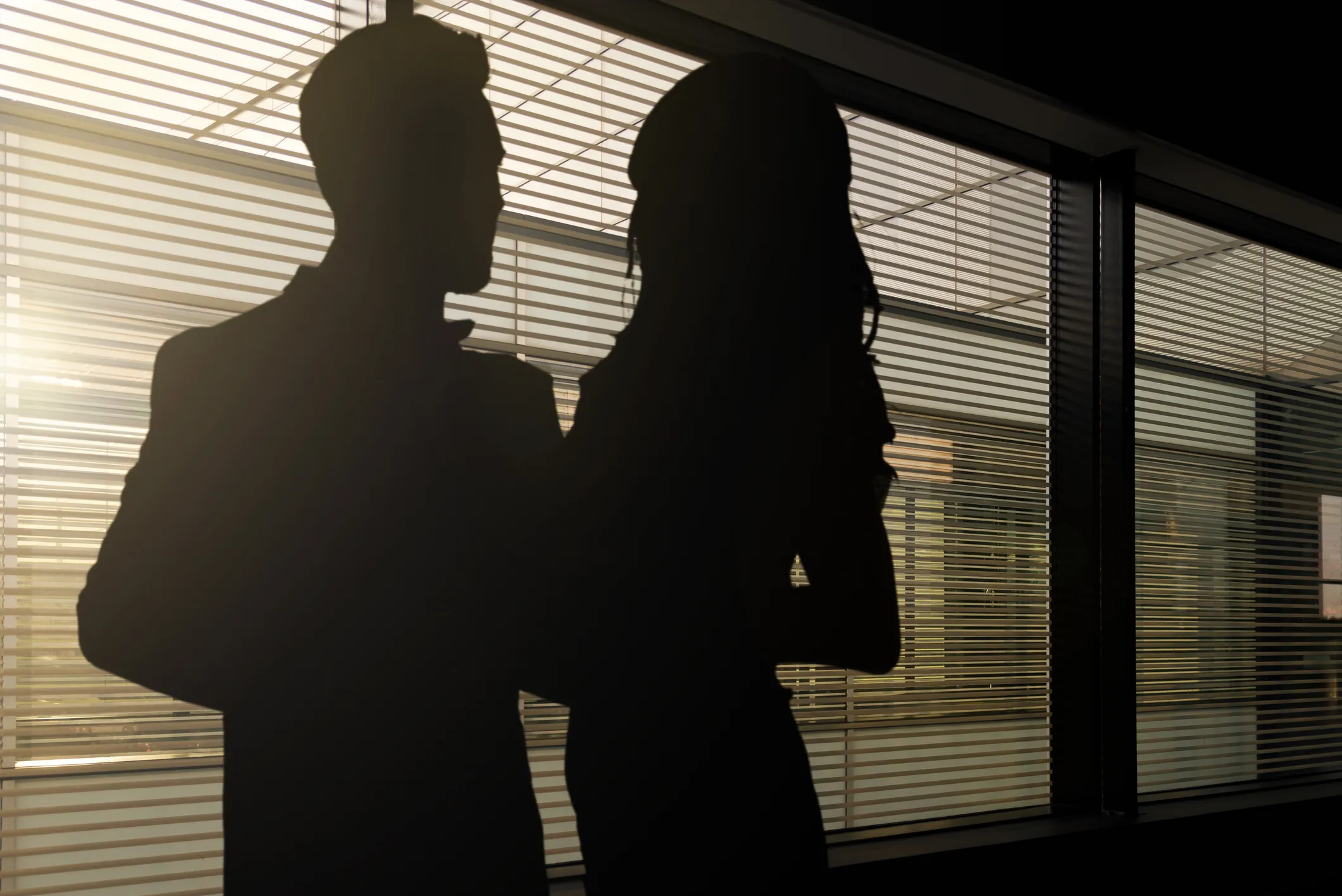 職場恋愛占い|あの人が好き…待てば振り向く?あなたの存在