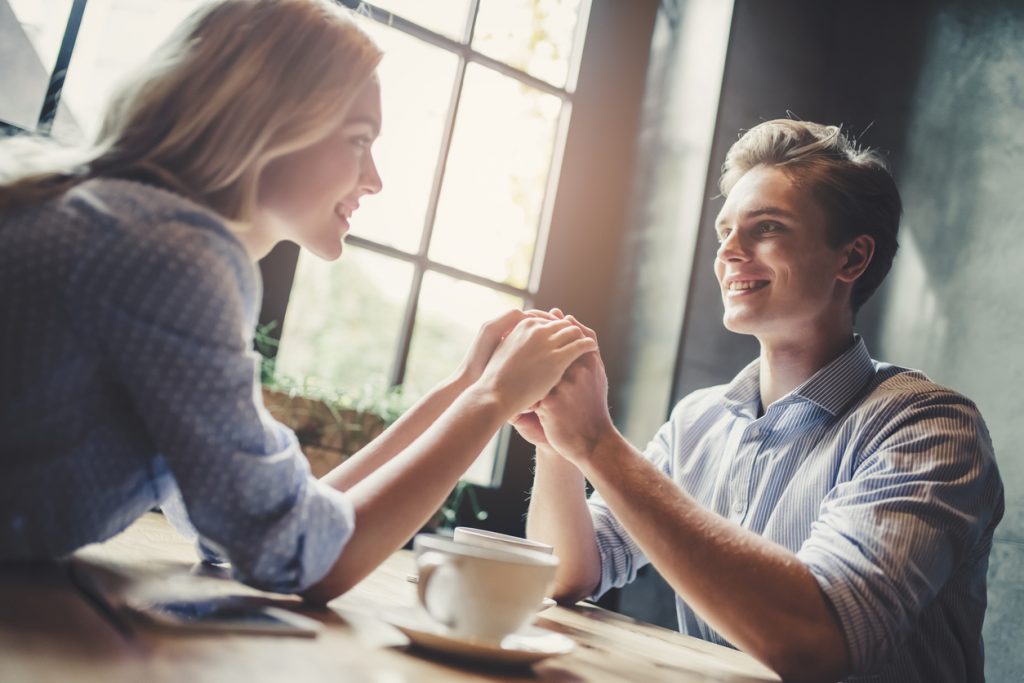 恋の結末占い｜あの人が出す答え⇒あなたは（友達の1人or恋人候補）