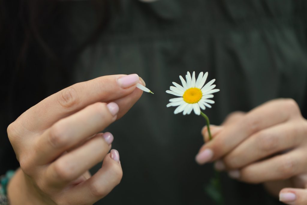 恋の見極め占い｜私はアリなの？ナシなの？【じれったいあの人】