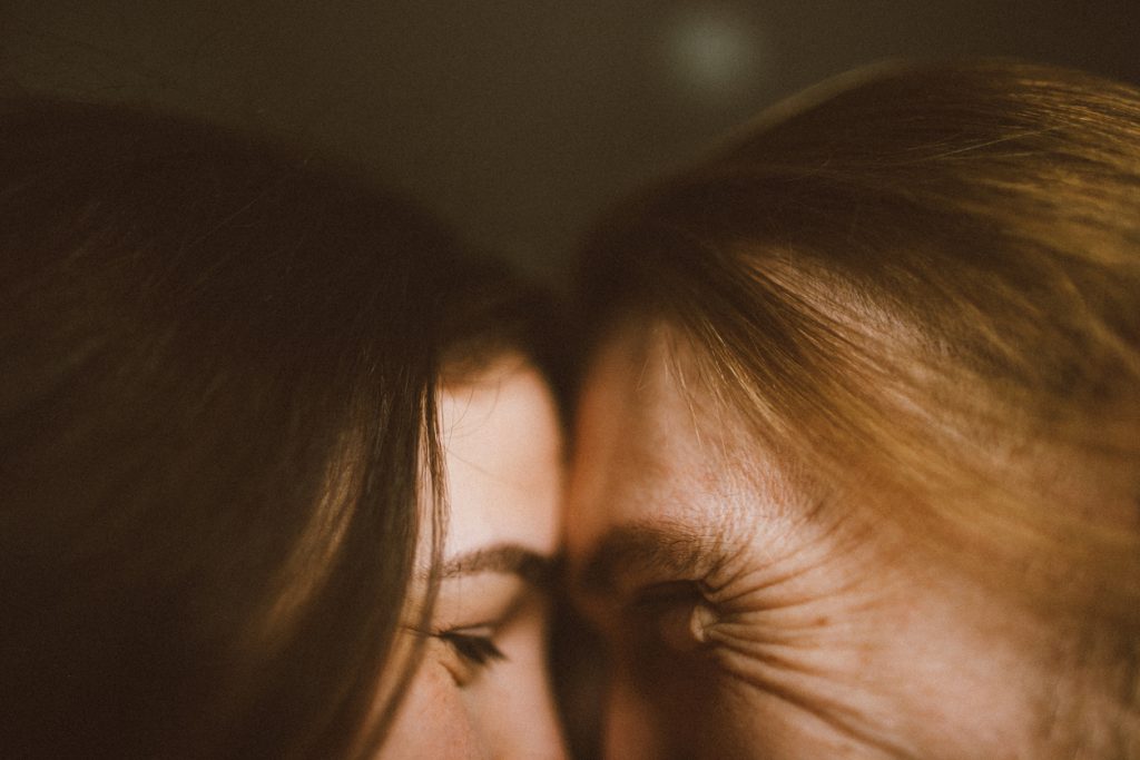 無料占い｜冨永浩美の片想い占《あの人が向ける視線の先は誰？》