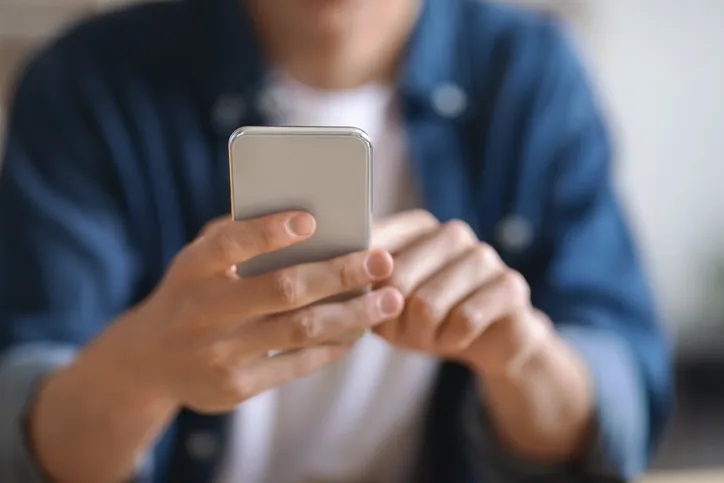 恋愛占い｜１人で見て【あの人のスマホを秘密で視る】異性仲・履歴