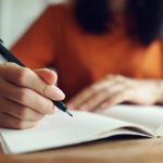 書く瞑想「ジャーナリング」で心を整えるやり方と効果、日記との違い