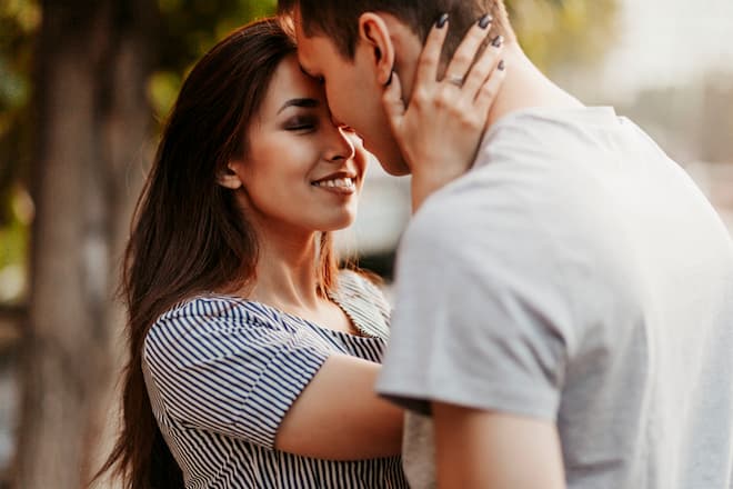 無料占い|既に知り合いor初対面?【あなたの結婚縁と運命の相手】