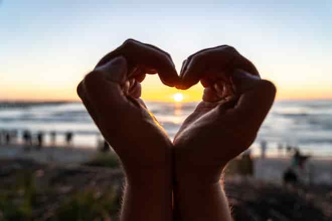 『恥ずかしくて言えないだけ』彼があなたに隠す本音◆理由・決意