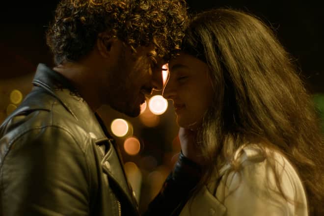 既婚のあなた×独身彼『愛止まらない……貫いていい？』