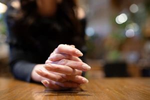 脈あるはずなのに…【進まぬ関係の見極め時】2人の恋愛状況