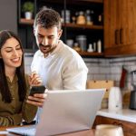 この恋の進展はある？「想い続けるor諦める」2人の恋の行方