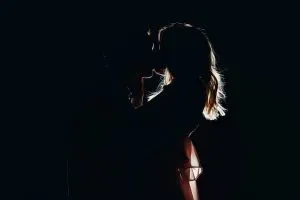 誤解してます【冷たく感じるあの人の態度理由】あなたの存在