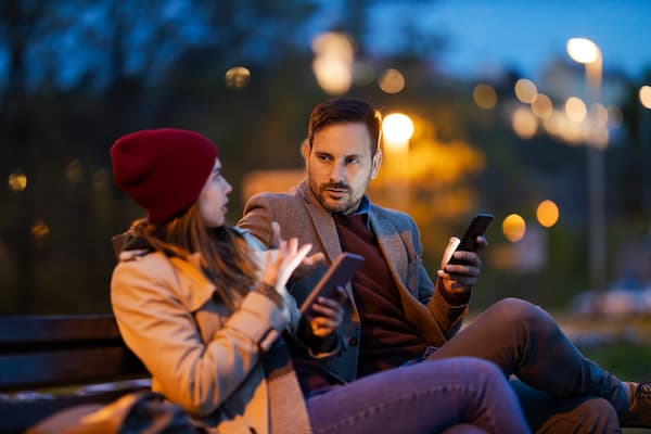 恋愛占い｜冷めた態度。実は……【真実公開◆彼の胸中全解読】